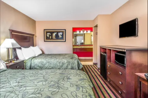 Days Inn by Wyndham Fort Lauderdale Airport Cruise Port Photos