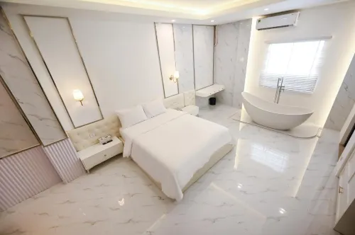 Hanh Phuc Hotel Photos