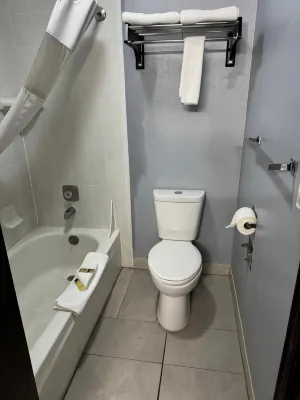 Nampa Inn & Suites Photos