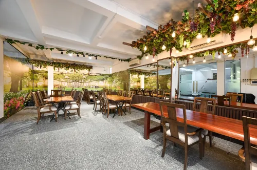 Hanh Phuc Hotel Dining Photos